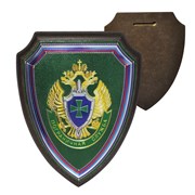 {{photo.Alt || photo.Description || 'Плакетка в виде щита &quot;Пограничная служба&quot;'}}